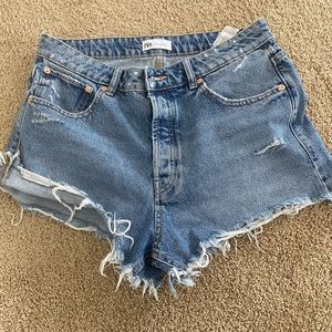 Zara Frayed Mid Rise Denim Shorts US 10